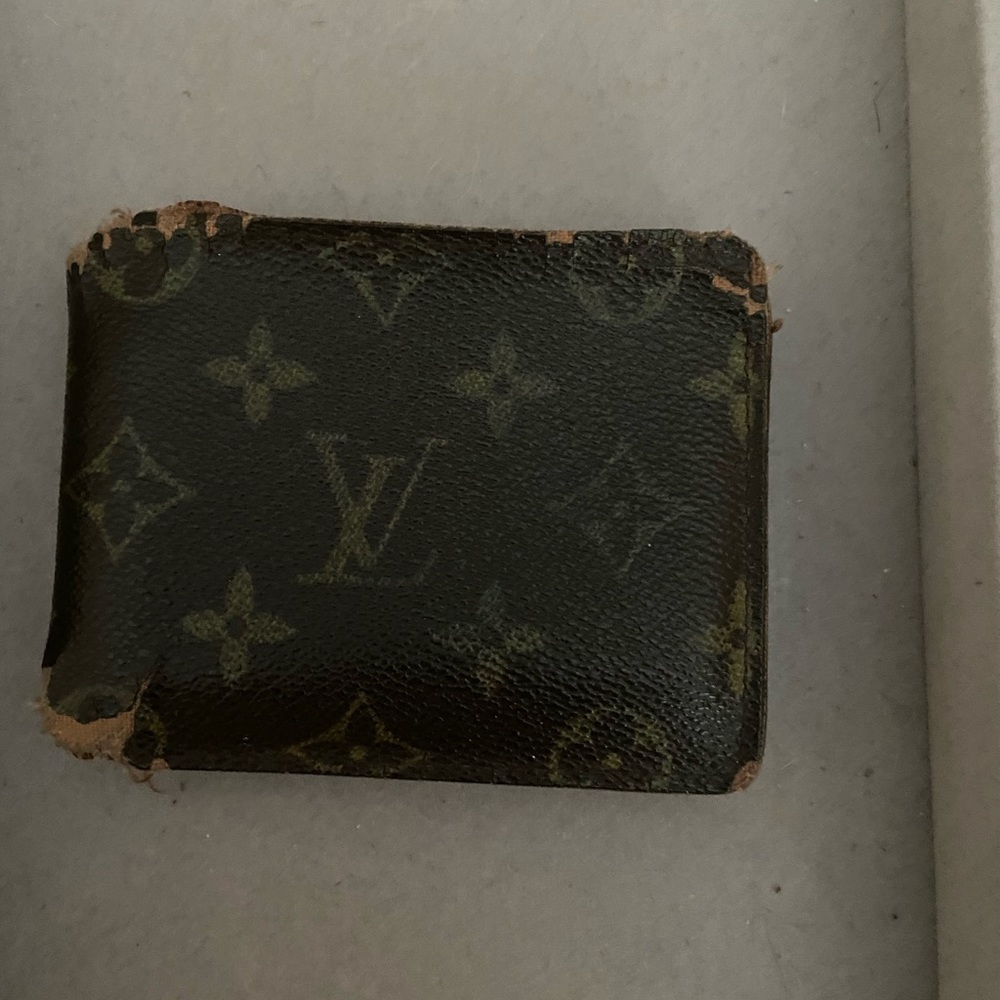 Vintage LV men’s wallet - 100 % Authentic